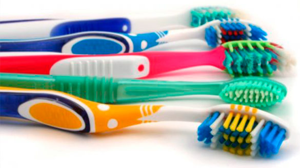 Как выбрать зубную щетку для взрослого и ребенка